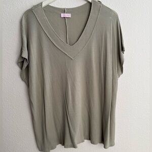 Pink Lily oversized tee